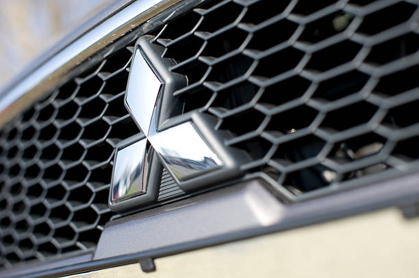 Mitsubishi Auto Spare Parts – Front Grille Replacement for Various Models